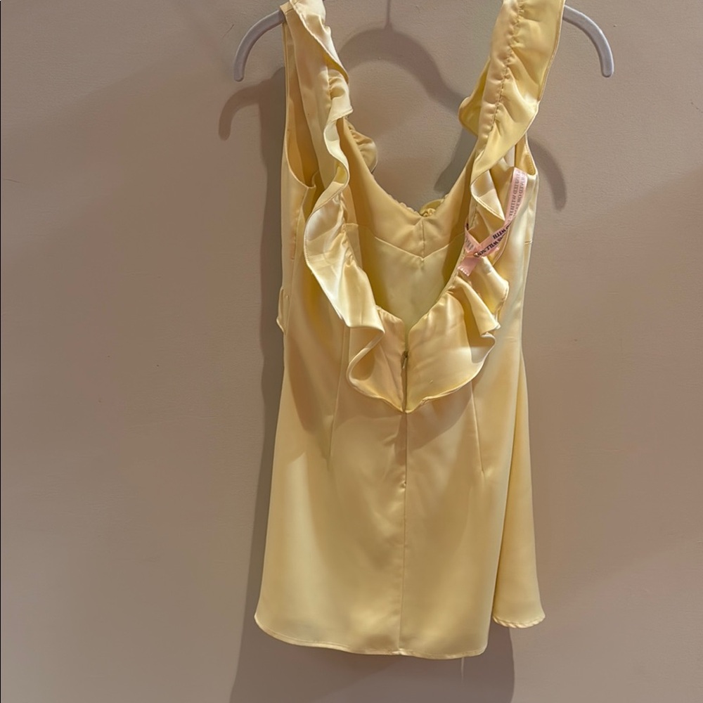 Yellow Ruffle Sleeveless Top - Picture 3 of 3